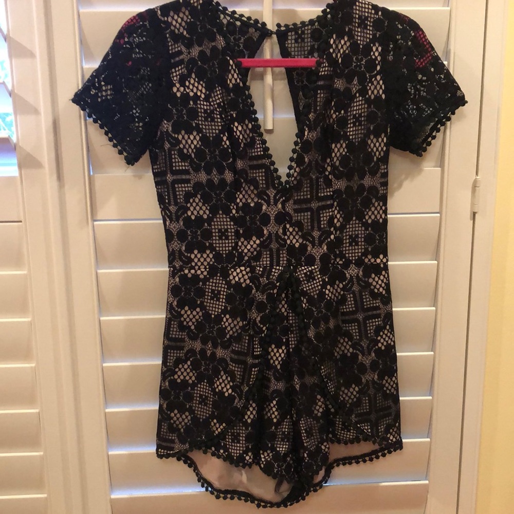 TOBI black V-Neck Lace Romper